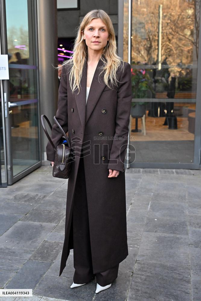 PFW Stella McCartney Outside Arrivals