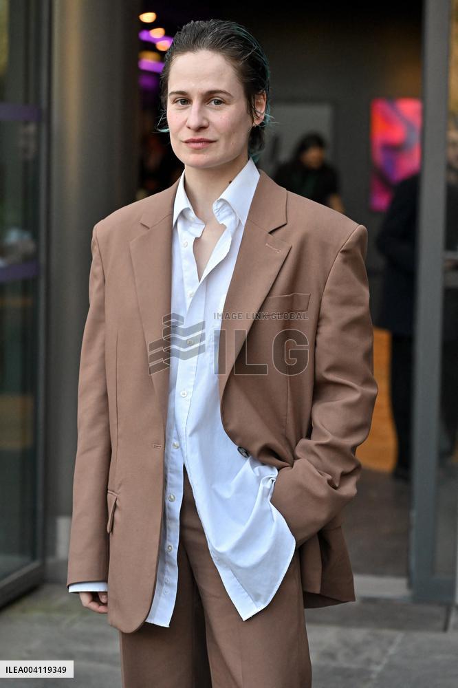 PFW Stella McCartney Outside Arrivals