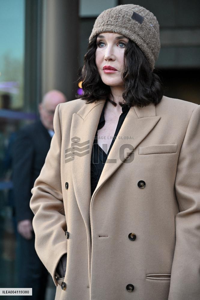 PFW Stella McCartney Outside Arrivals