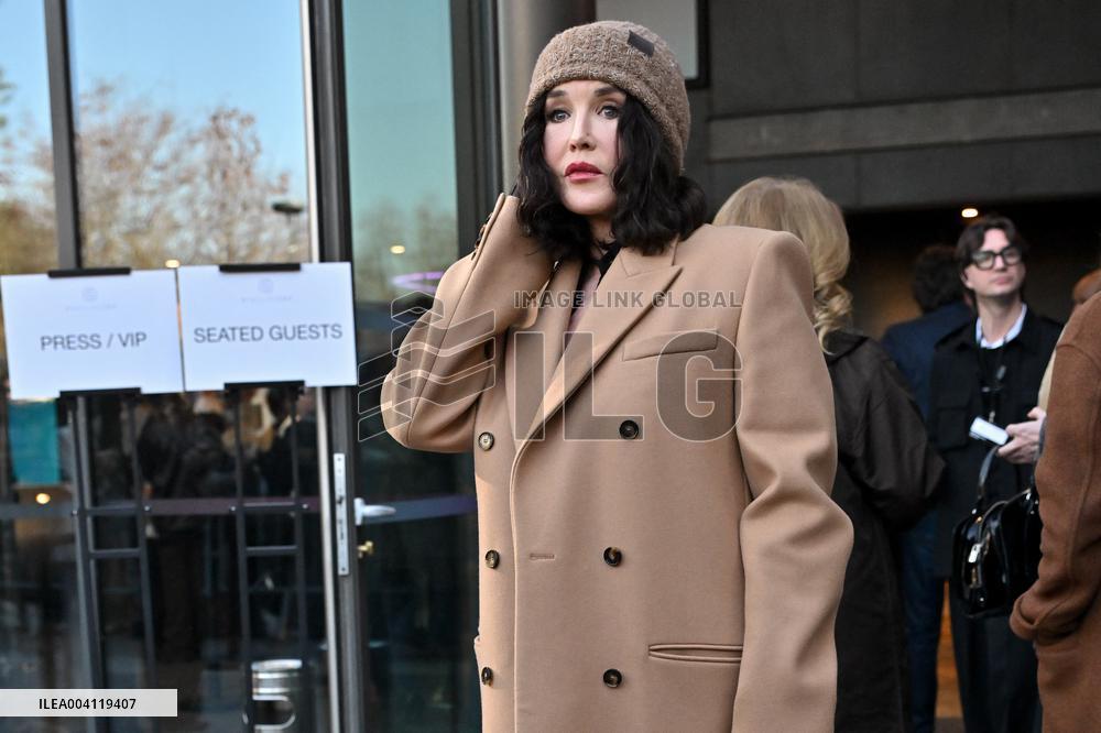 PFW Stella McCartney Outside Arrivals