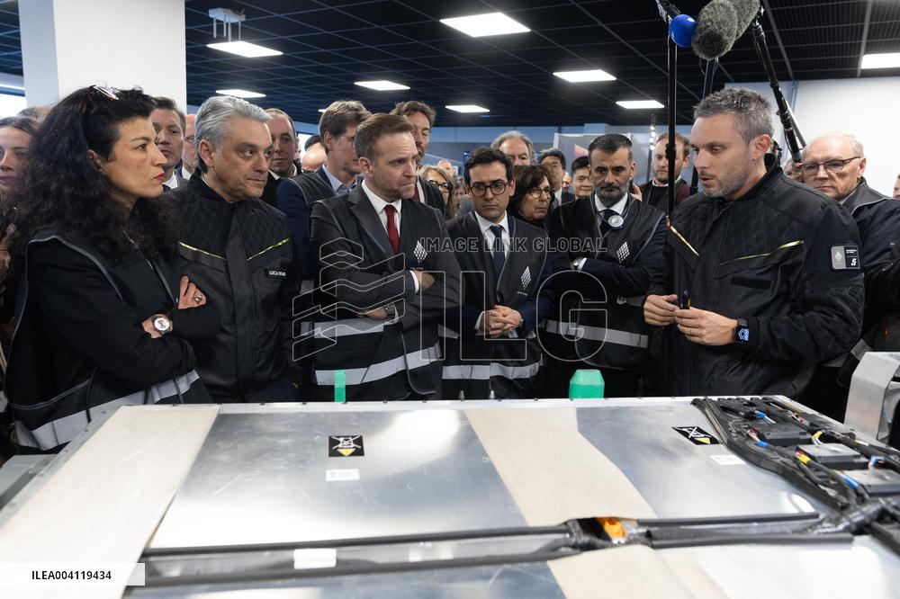 Visit of the Ampere ElectriCity Renault Manufacture site - Douai RL