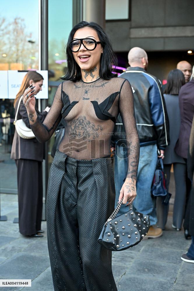 PFW Stella McCartney Outside Arrivals