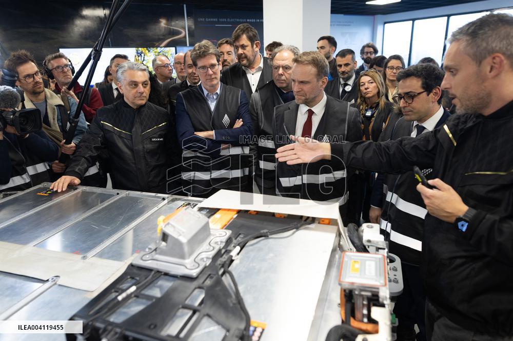 Visit of the Ampere ElectriCity Renault Manufacture site - Douai RL