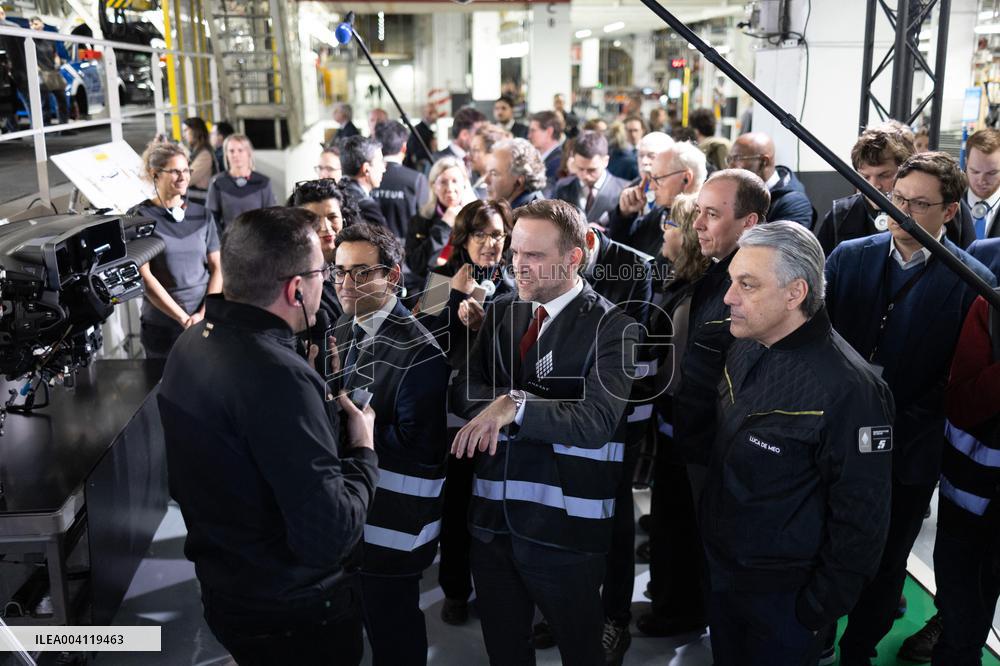 Visit of the Ampere ElectriCity Renault Manufacture site - Douai RL