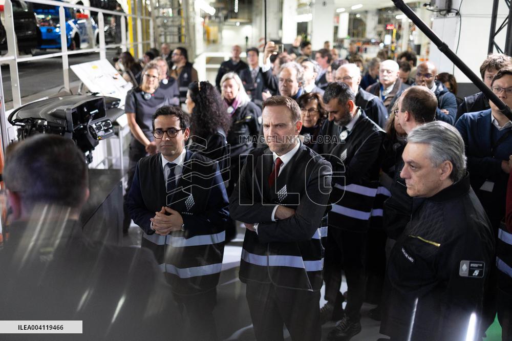 Visit of the Ampere ElectriCity Renault Manufacture site - Douai RL
