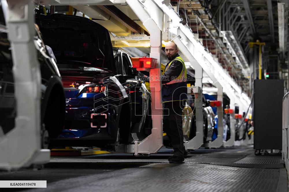 Visit of the Ampere ElectriCity Renault Manufacture site - Douai RL