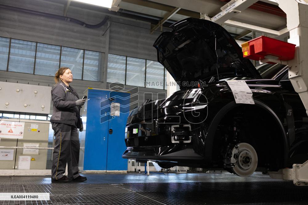 Visit of the Ampere ElectriCity Renault Manufacture site - Douai RL