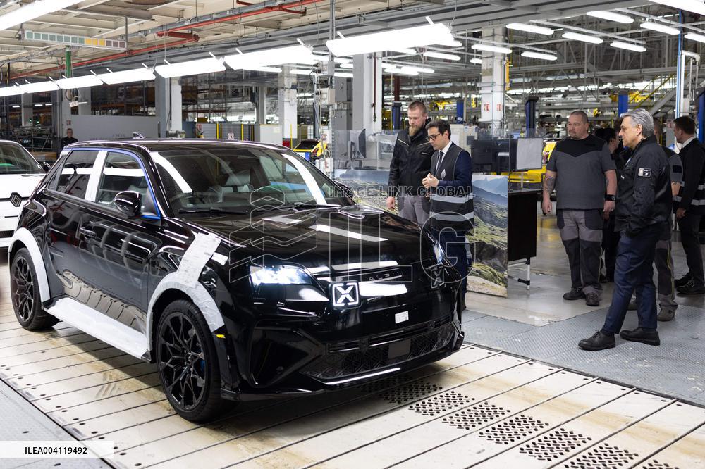 Visit of the Ampere ElectriCity Renault Manufacture site - Douai RL