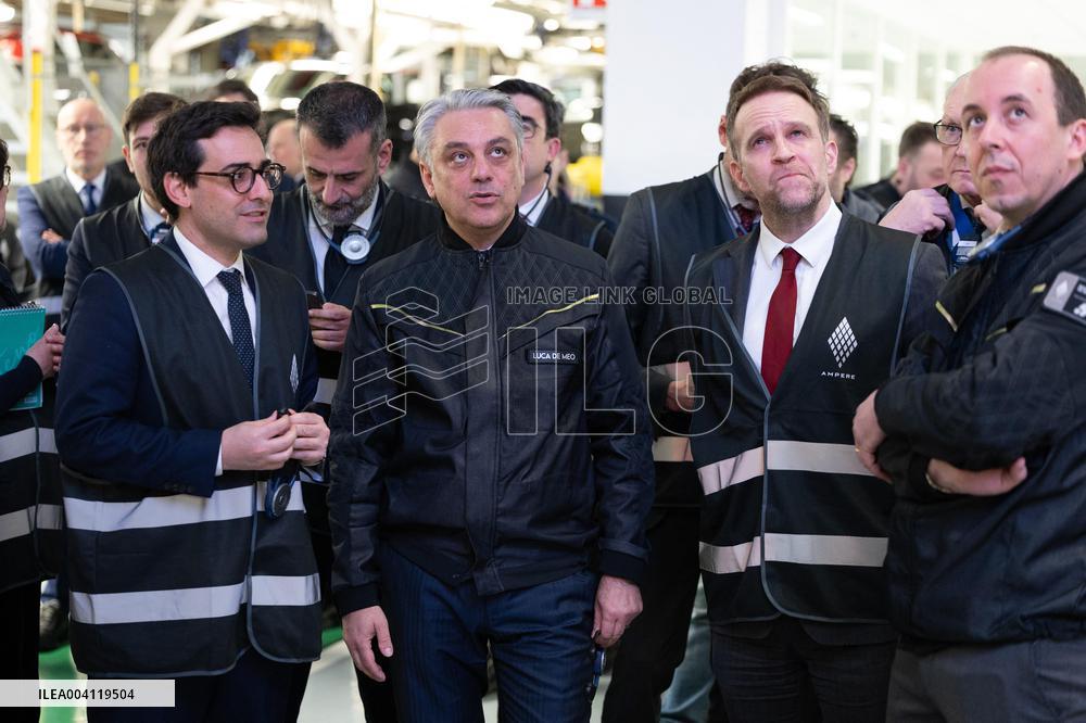 Visit of the Ampere ElectriCity Renault Manufacture site - Douai RL