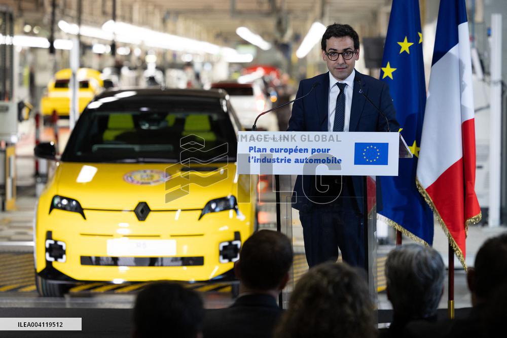 Visit of the Ampere ElectriCity Renault Manufacture site - Douai RL