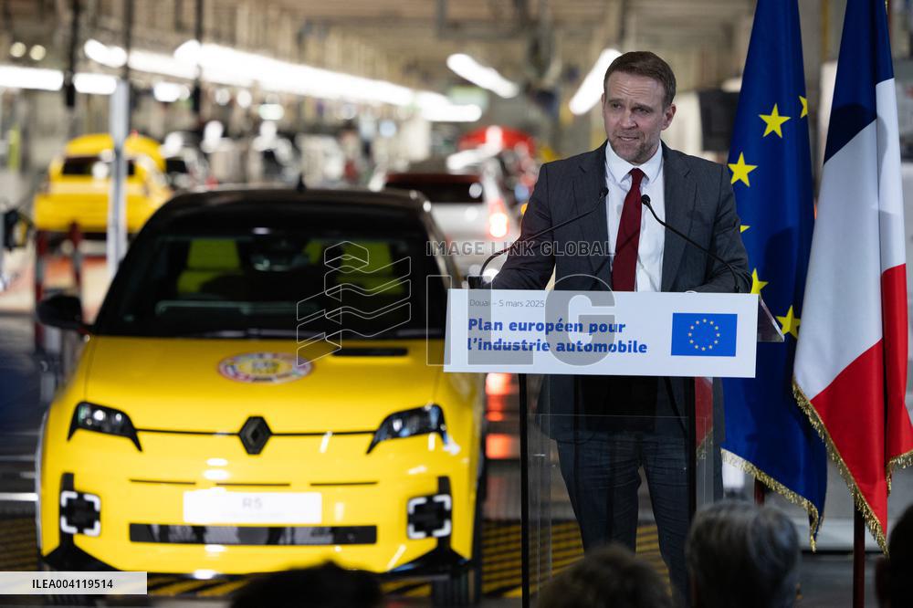 Visit of the Ampere ElectriCity Renault Manufacture site - Douai RL