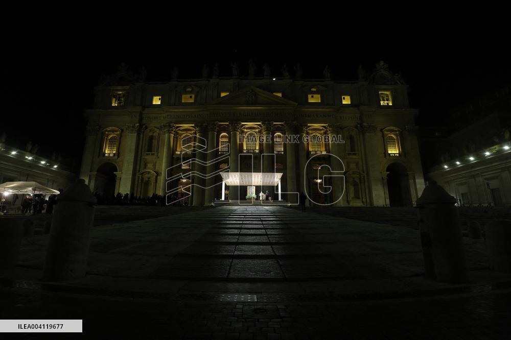 Religion: Cardinal Marcello Semeraro leads the recitation of the Holy Rosary for Pope Francis on March 05, 2025