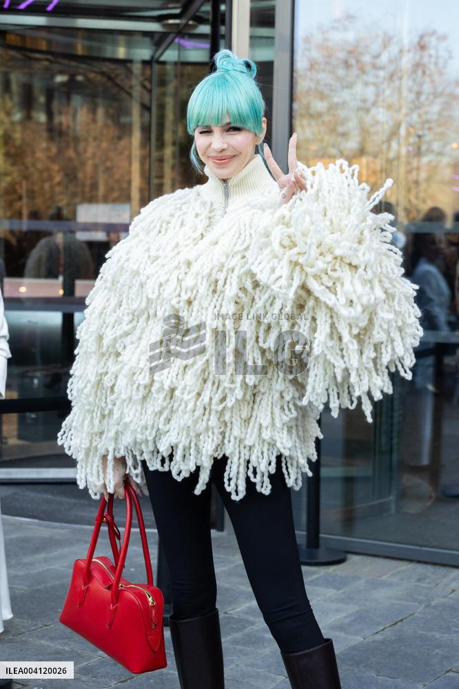 PFW - Stella McCartney PAP - Arrivals NB