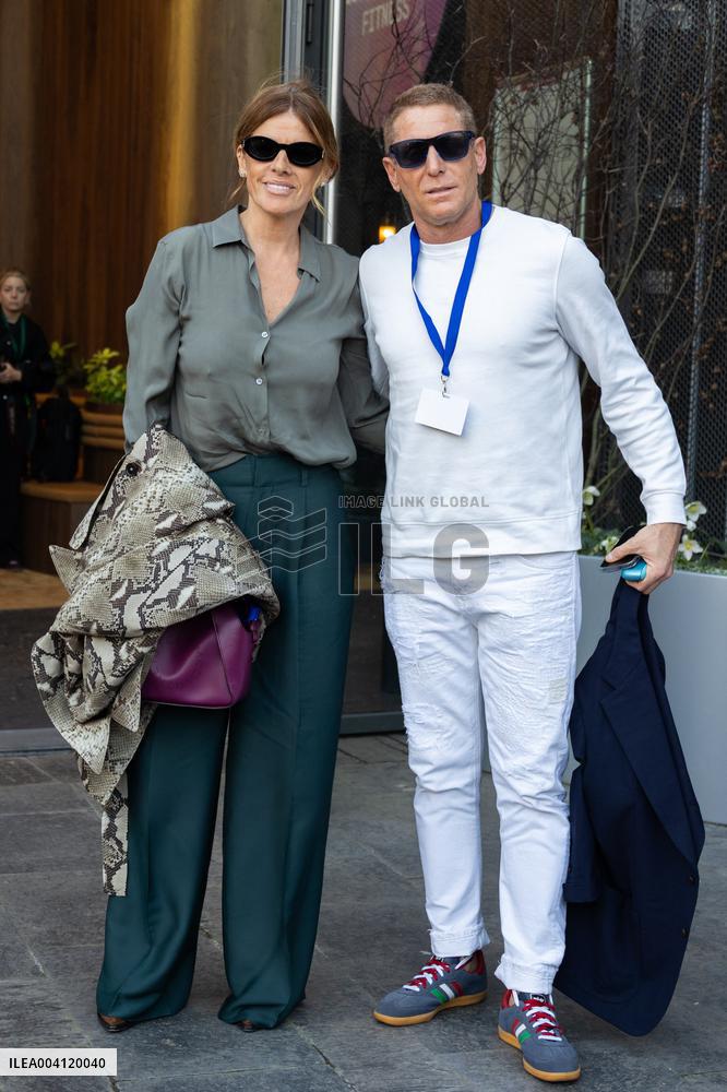 PFW - Stella McCartney PAP - Arrivals NB