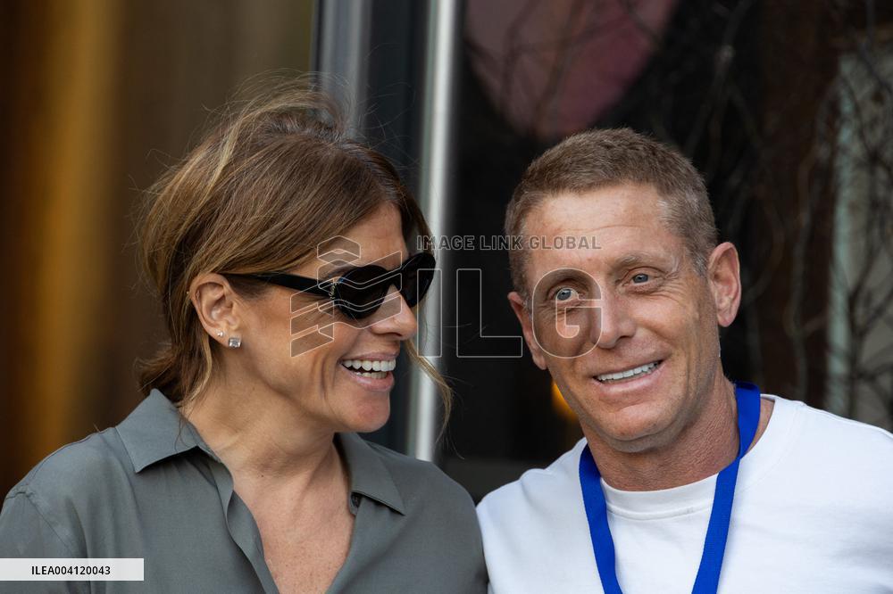 PFW - Stella McCartney PAP - Arrivals NB