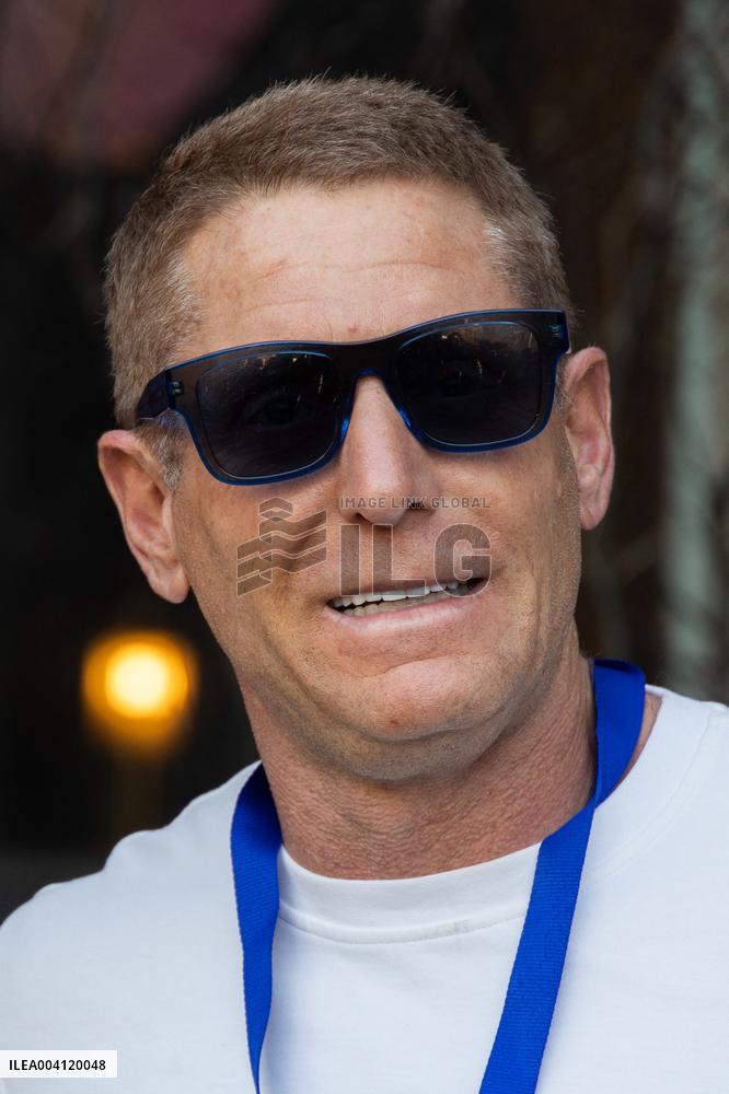 PFW - Stella McCartney PAP - Arrivals NB