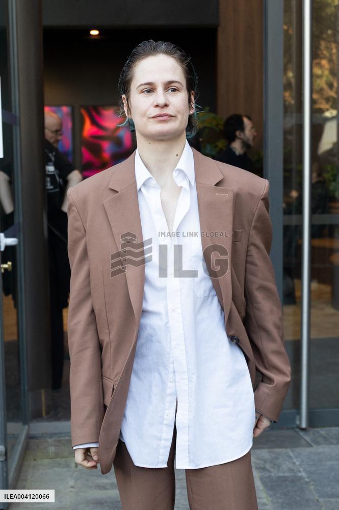 PFW - Stella McCartney PAP - Arrivals NB
