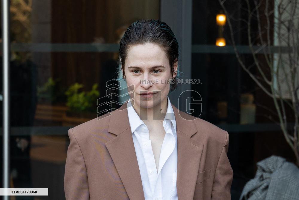 PFW - Stella McCartney PAP - Arrivals NB