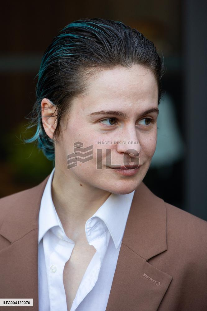 PFW - Stella McCartney PAP - Arrivals NB