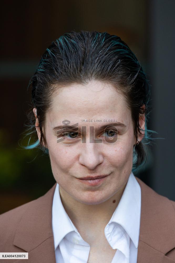 PFW - Stella McCartney PAP - Arrivals NB