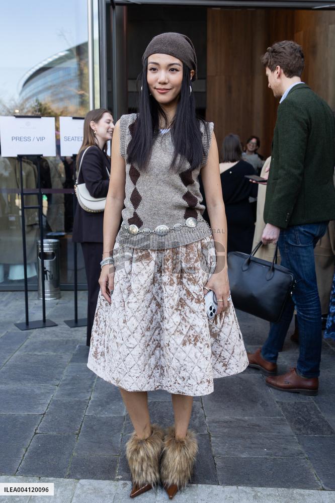 PFW - Stella McCartney PAP - Arrivals NB