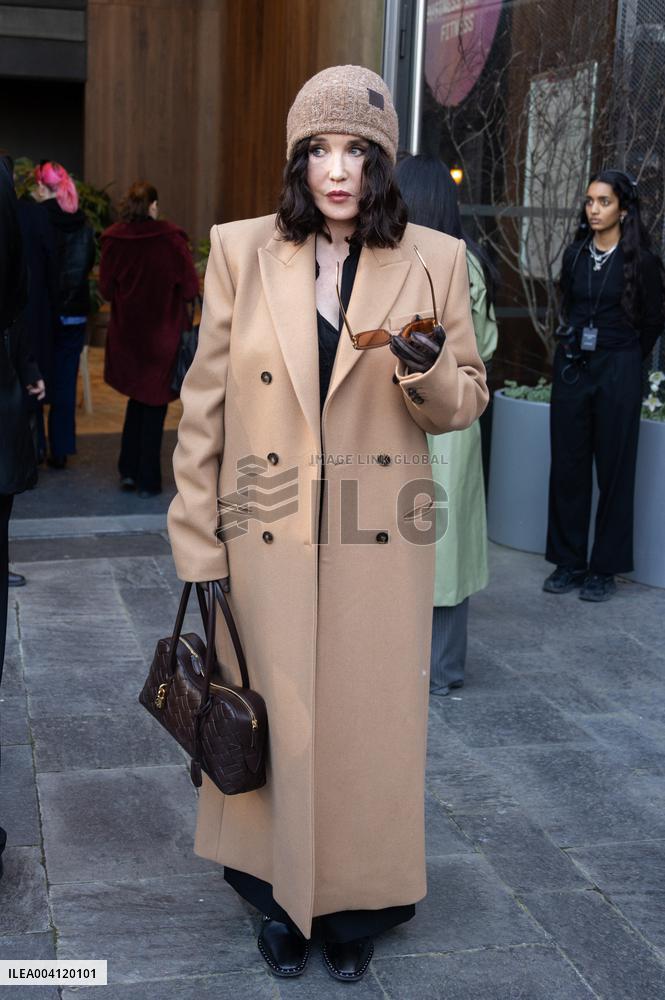 PFW - Stella McCartney PAP - Arrivals NB