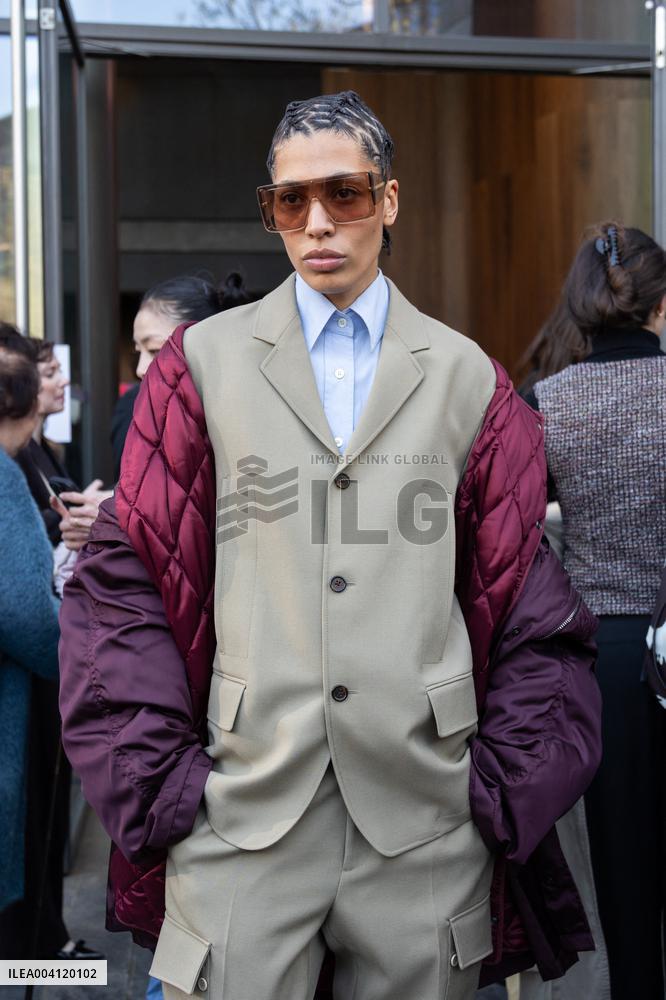 PFW - Stella McCartney PAP - Arrivals NB