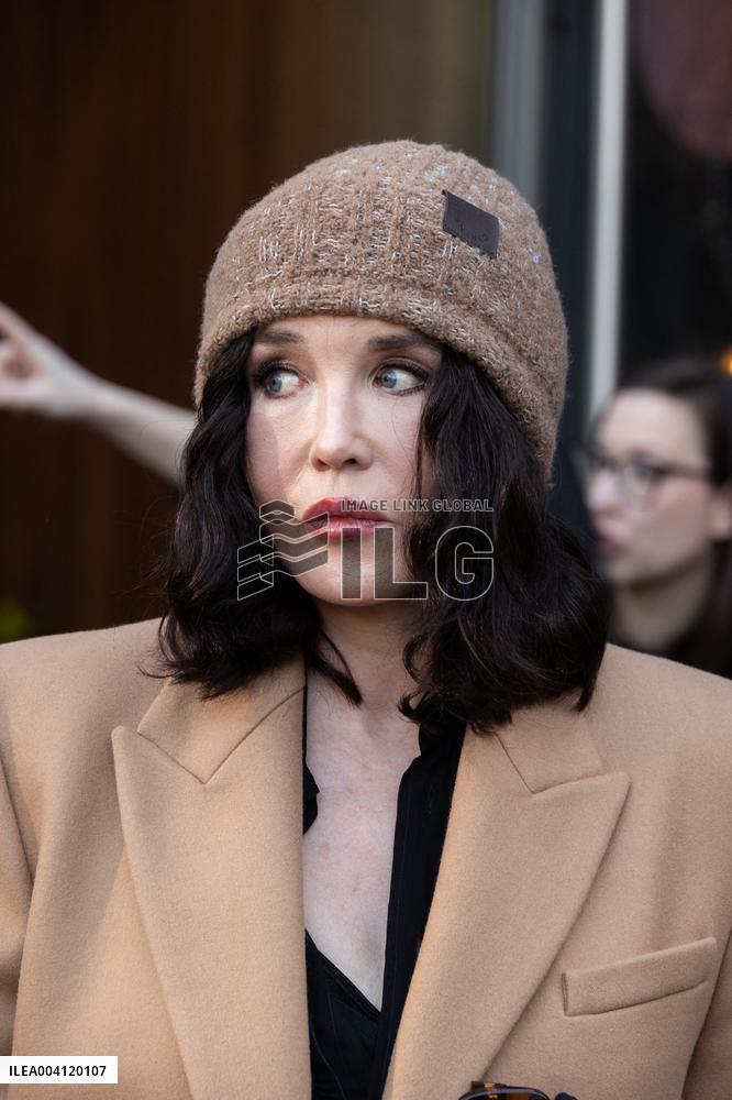 PFW - Stella McCartney PAP - Arrivals NB