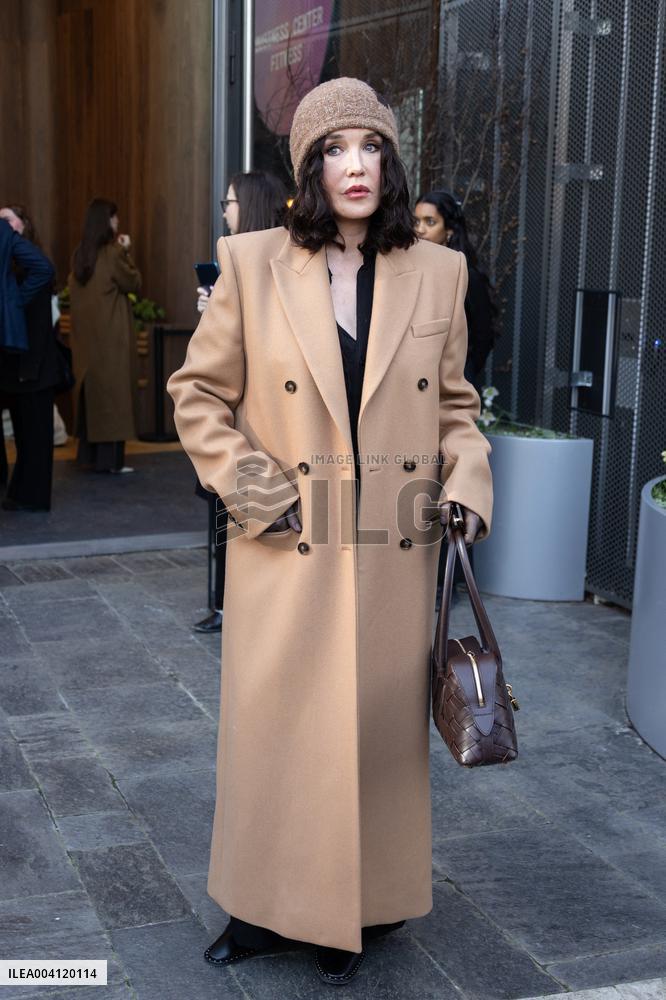 PFW - Stella McCartney PAP - Arrivals NB