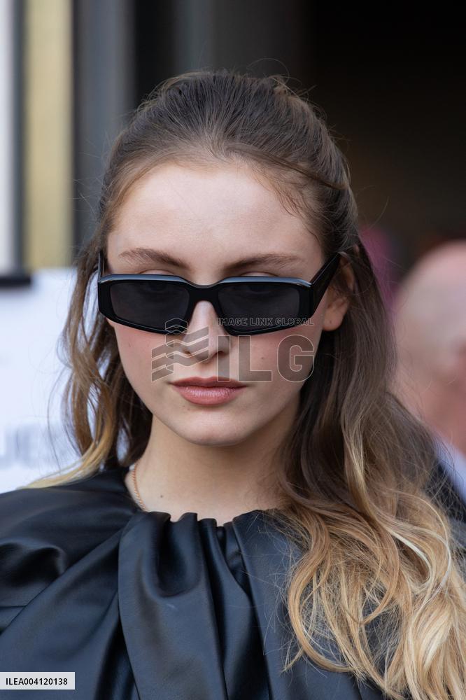 PFW - Stella McCartney PAP - Arrivals NB