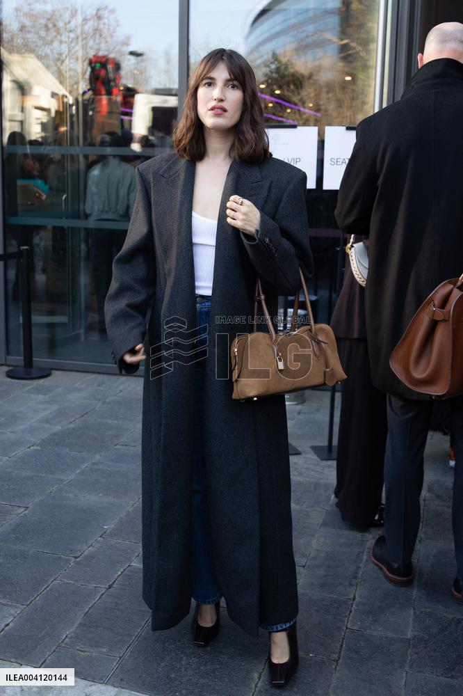 PFW - Stella McCartney PAP - Arrivals NB