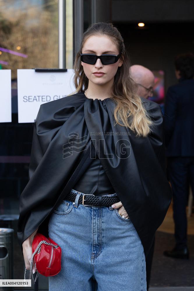 PFW - Stella McCartney PAP - Arrivals NB