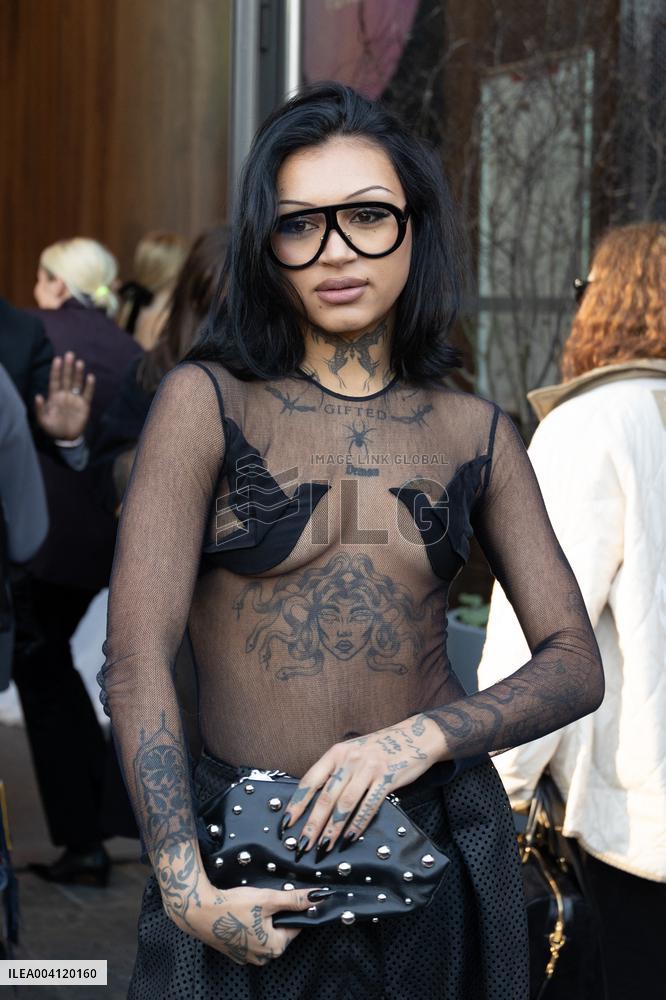 PFW - Stella McCartney PAP - Arrivals NB