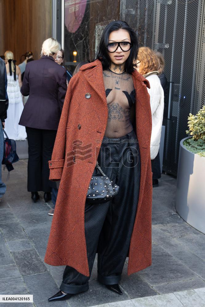 PFW - Stella McCartney PAP - Arrivals NB