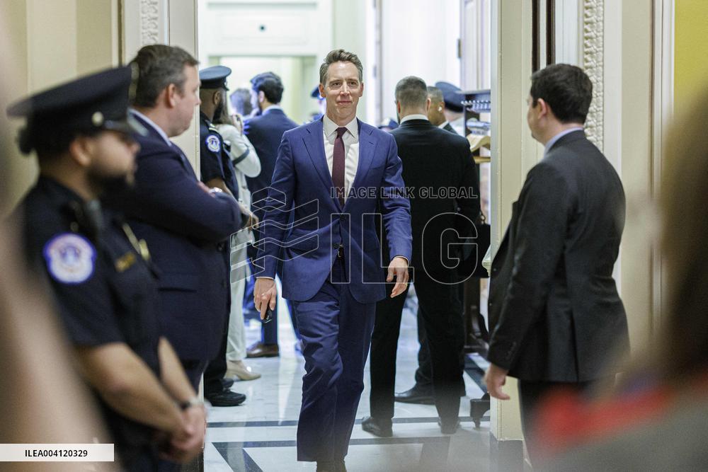 Elon Musk meets with Senate Republicans