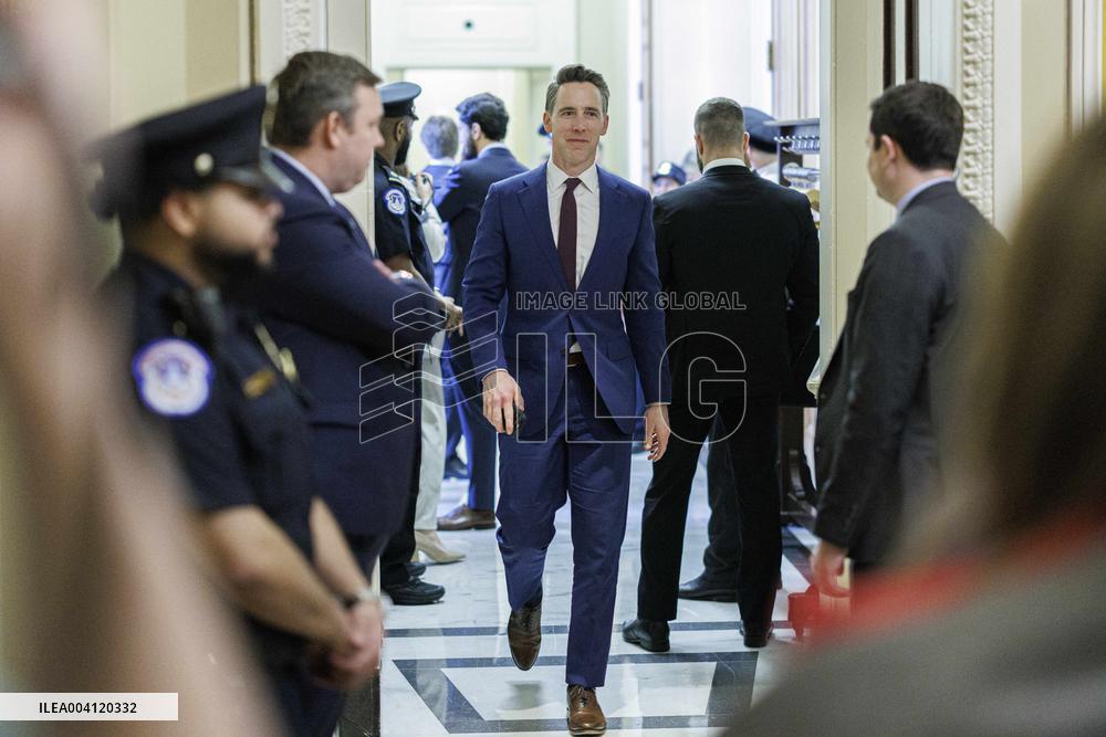 Elon Musk meets with Senate Republicans