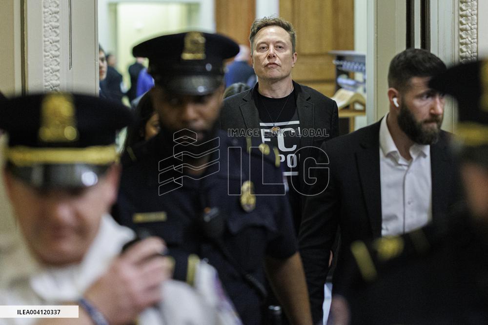 Elon Musk meets with Senate Republicans