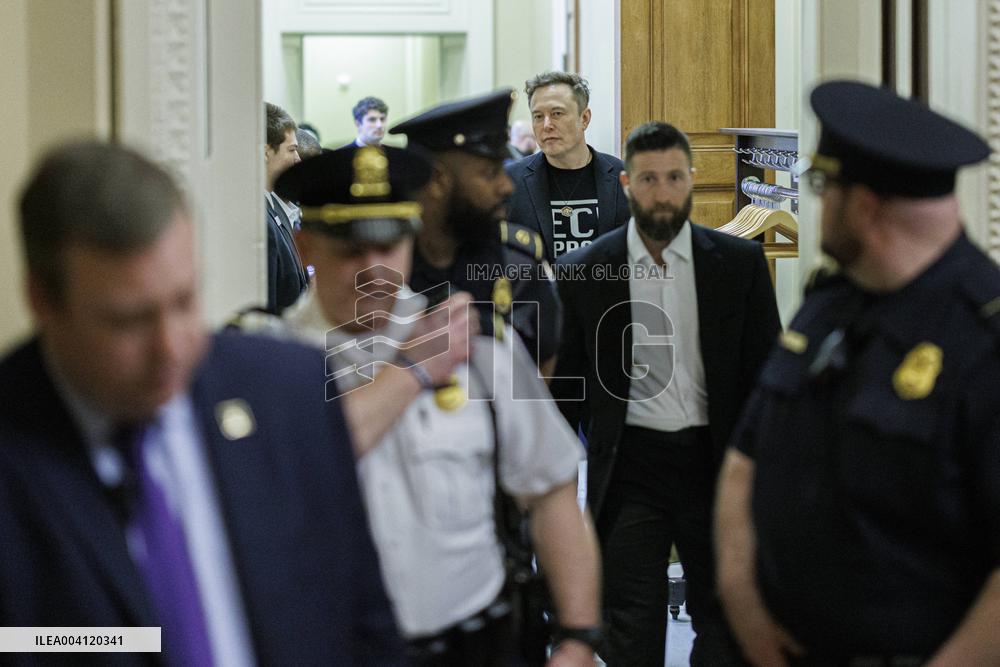 Elon Musk meets with Senate Republicans