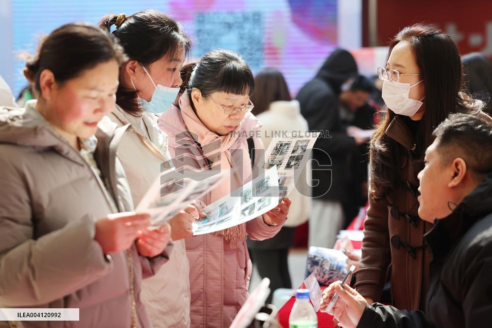 A Female-only Job Fair in Lianyungang