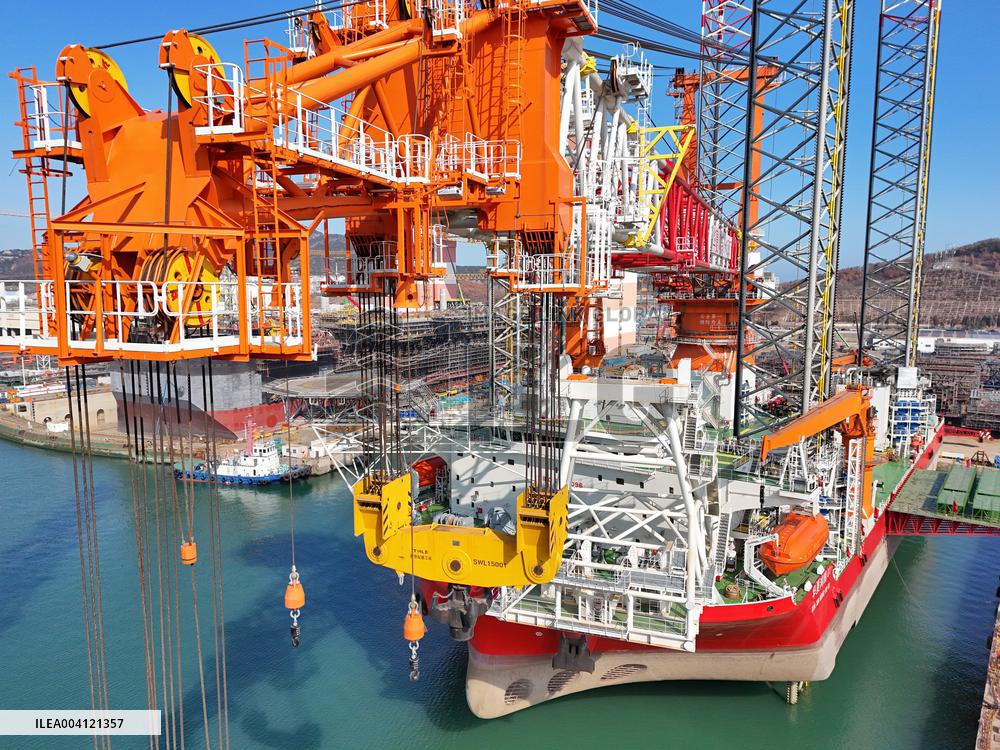 China-made Fourth-generation self-lifting Self-propelled Wind Power Installation Ship Delivery