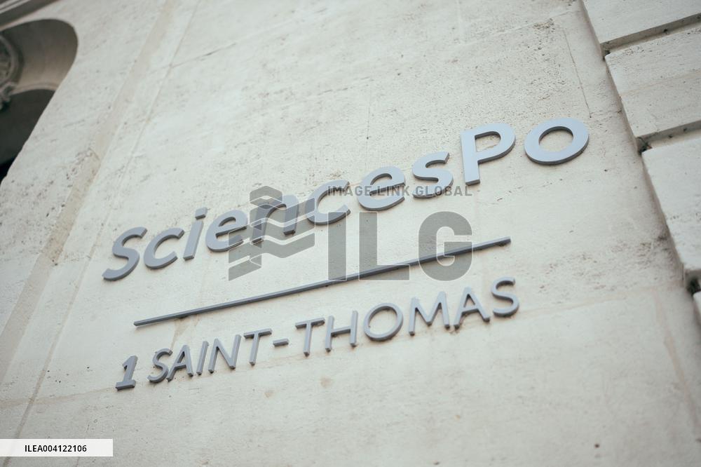 Protest by Sciences Po maintenance agents - Paris AJ