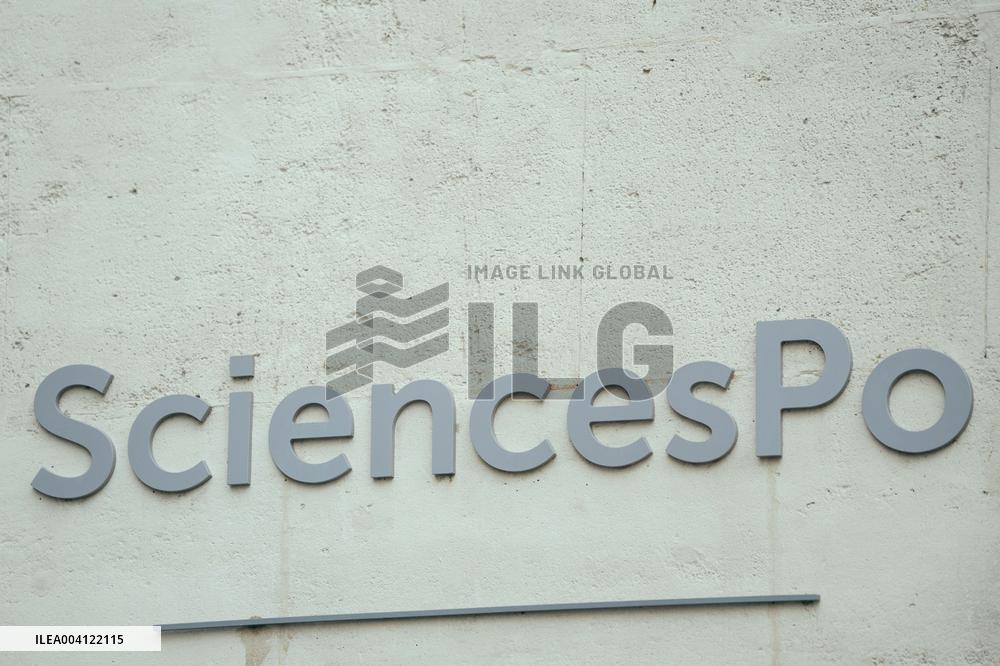 Protest by Sciences Po maintenance agents - Paris AJ