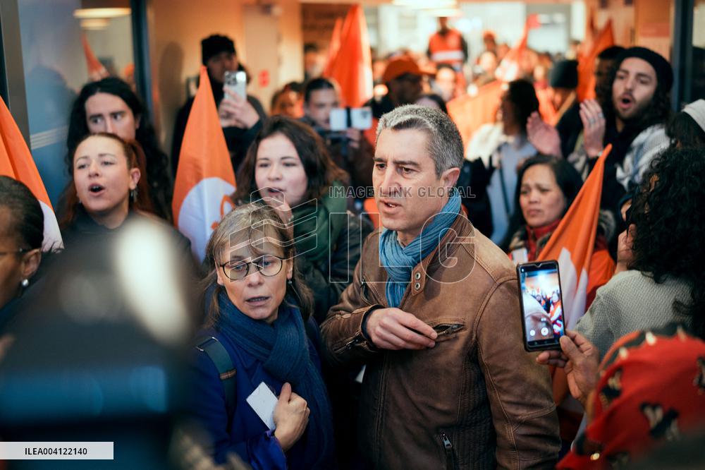 Protest by Sciences Po maintenance agents - Paris AJ
