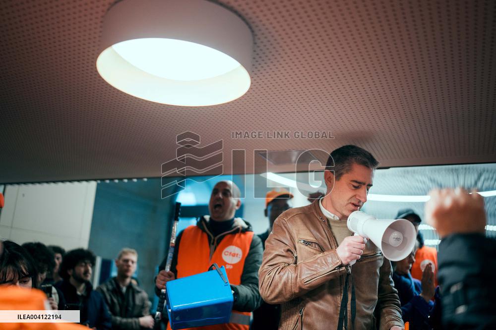 Protest by Sciences Po maintenance agents - Paris AJ