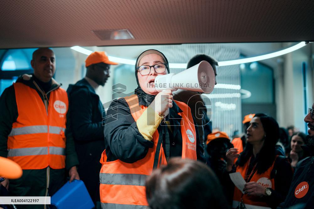 Protest by Sciences Po maintenance agents - Paris AJ
