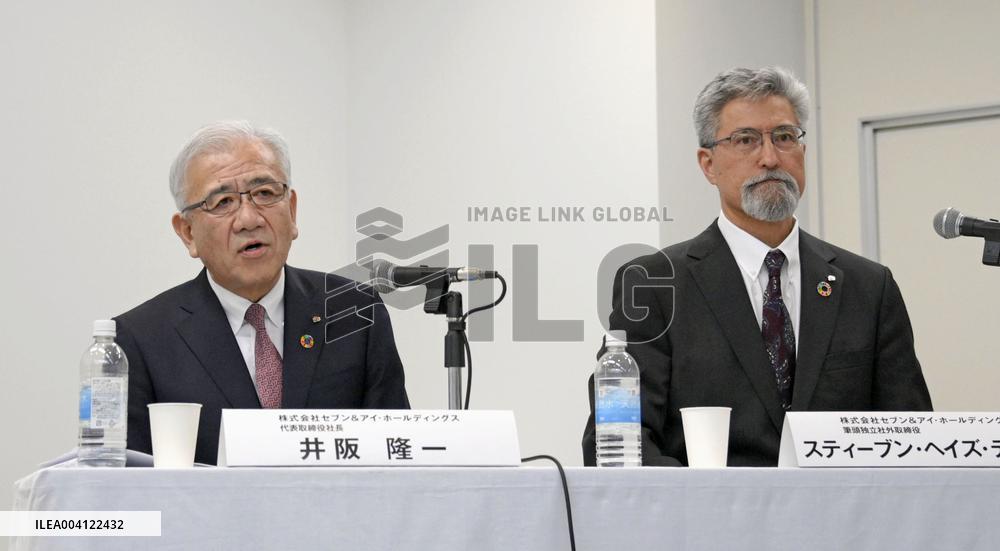 Seven & i names director Dacus as CEO