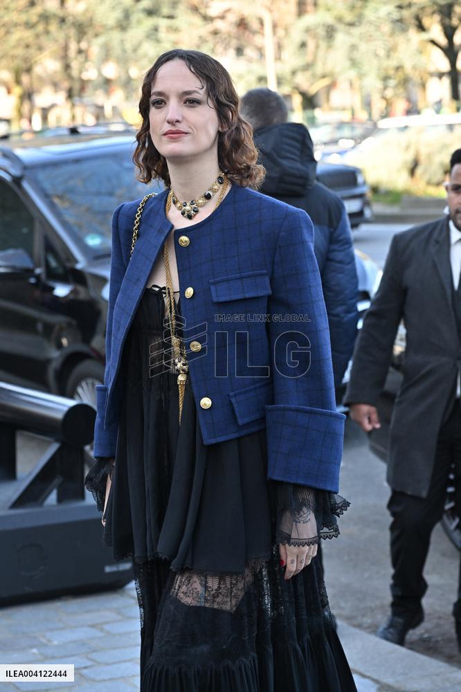 PFW Chloe Outside Arrivals