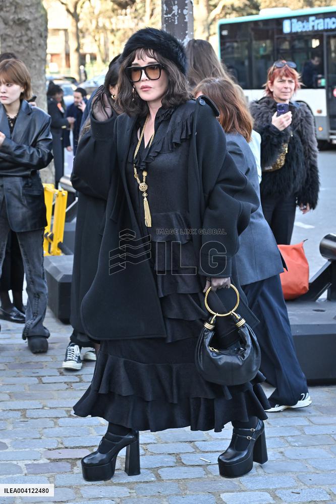 PFW Chloe Outside Arrivals