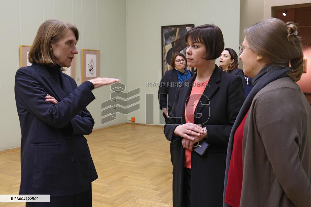 Polands Culture Minister visits Ukraines National Art Museum in Kyiv