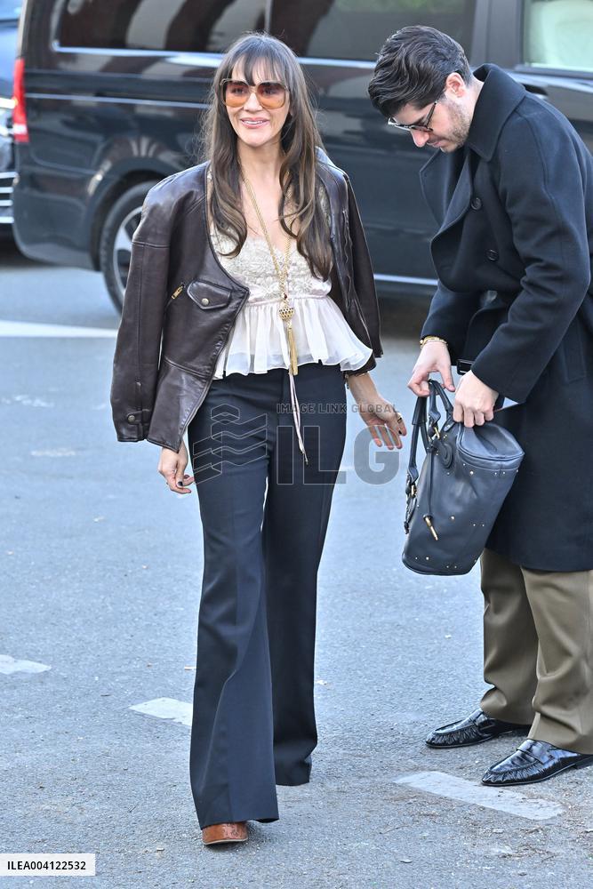 PFW Chloe Outside Arrivals